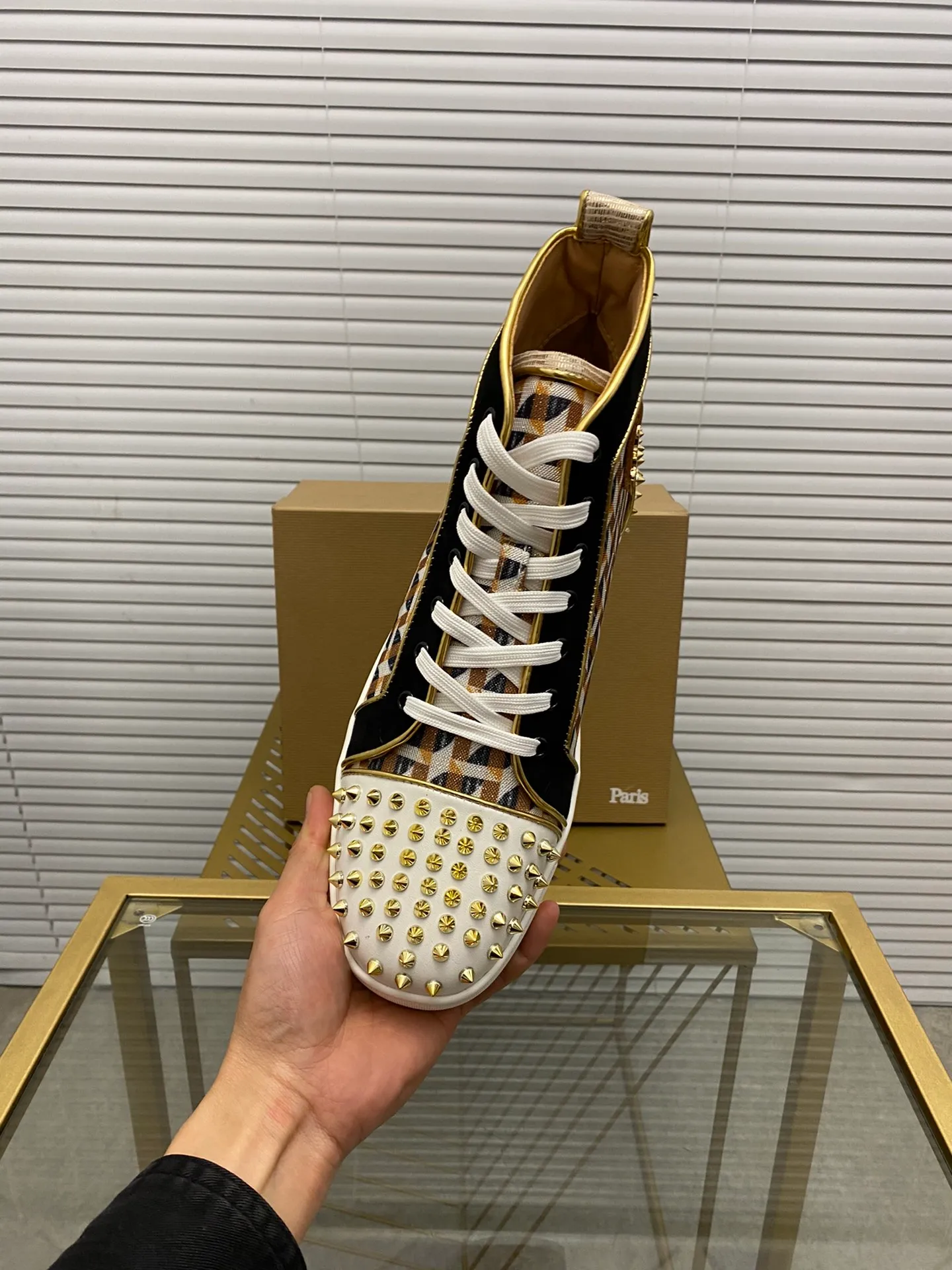 (Customized model) Ex-factory price is 540. christian louboutin (CL red sole shoes) counter series, casual sneakers for couples 📢 📢 📢 Exclusive hot style release 🎈🎈💪 Movable latex feet 👻 Finished outsole line [Proud] 😝Female 35-40# Male 38#-46, global supply😝 [Top version]: Original imported genuine leather upper, top original leather lining, original molded TPU outsole, original 1:1 detail processing, original shoe last,